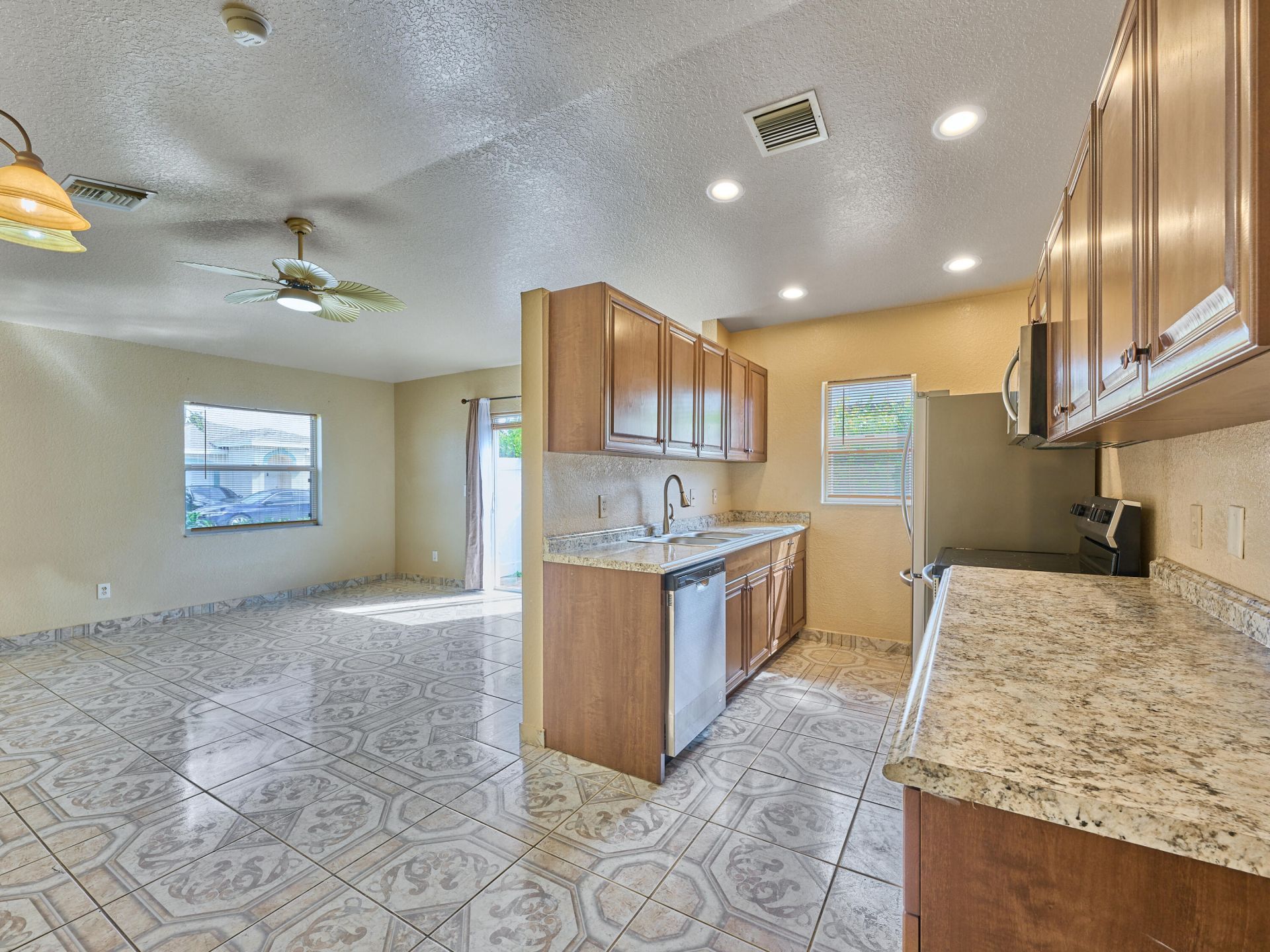 556 E Ridge Cir Circle N, Boynton Beach, FL 33435 Photo