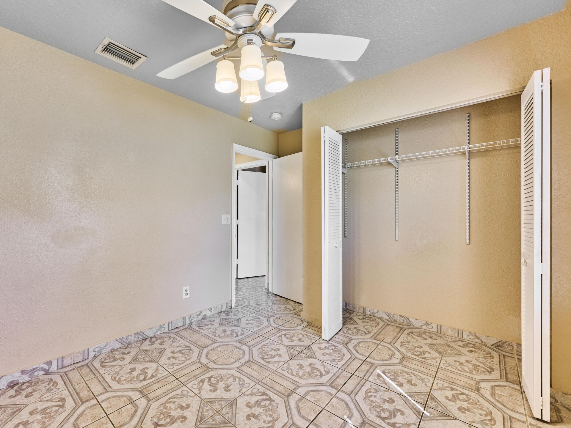 556 E Ridge Cir Circle N, Boynton Beach, FL 33435 Photo