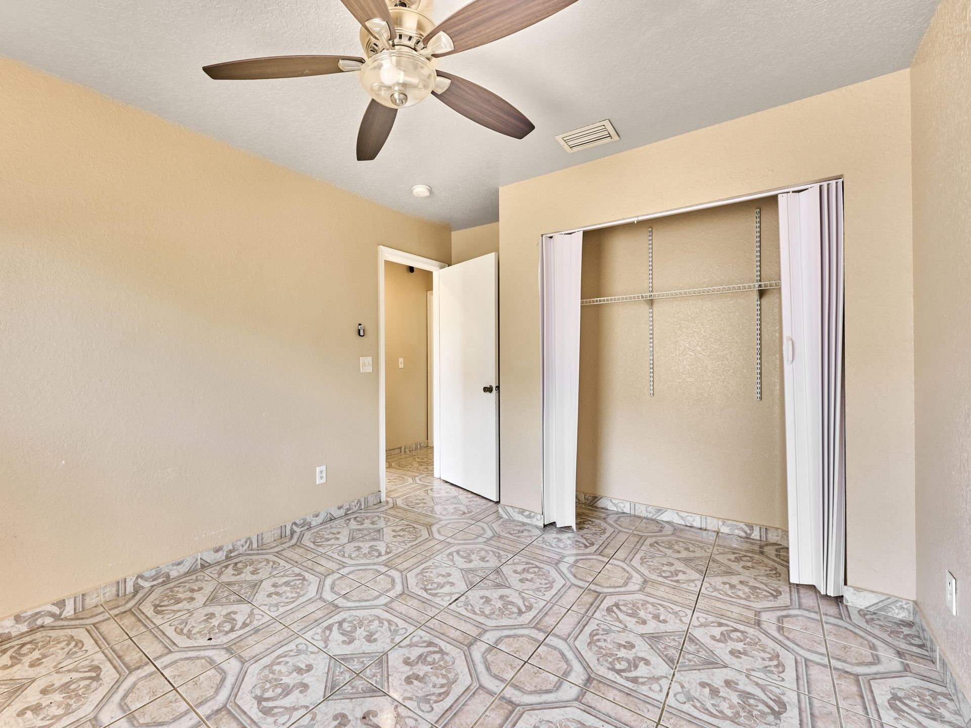 556 E Ridge Cir Circle N, Boynton Beach, FL 33435 Photo