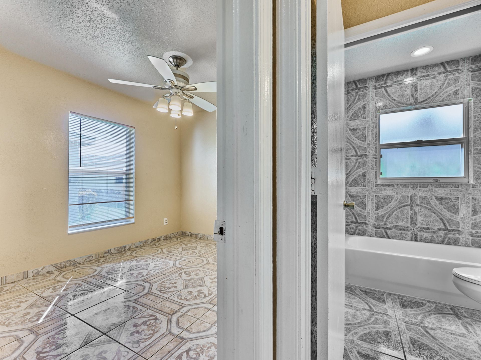 556 E Ridge Cir Circle N, Boynton Beach, FL 33435 Photo