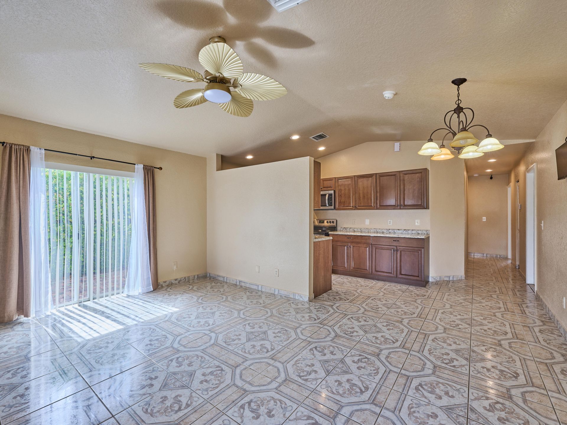 556 E Ridge Cir Circle N, Boynton Beach, FL 33435 Photo