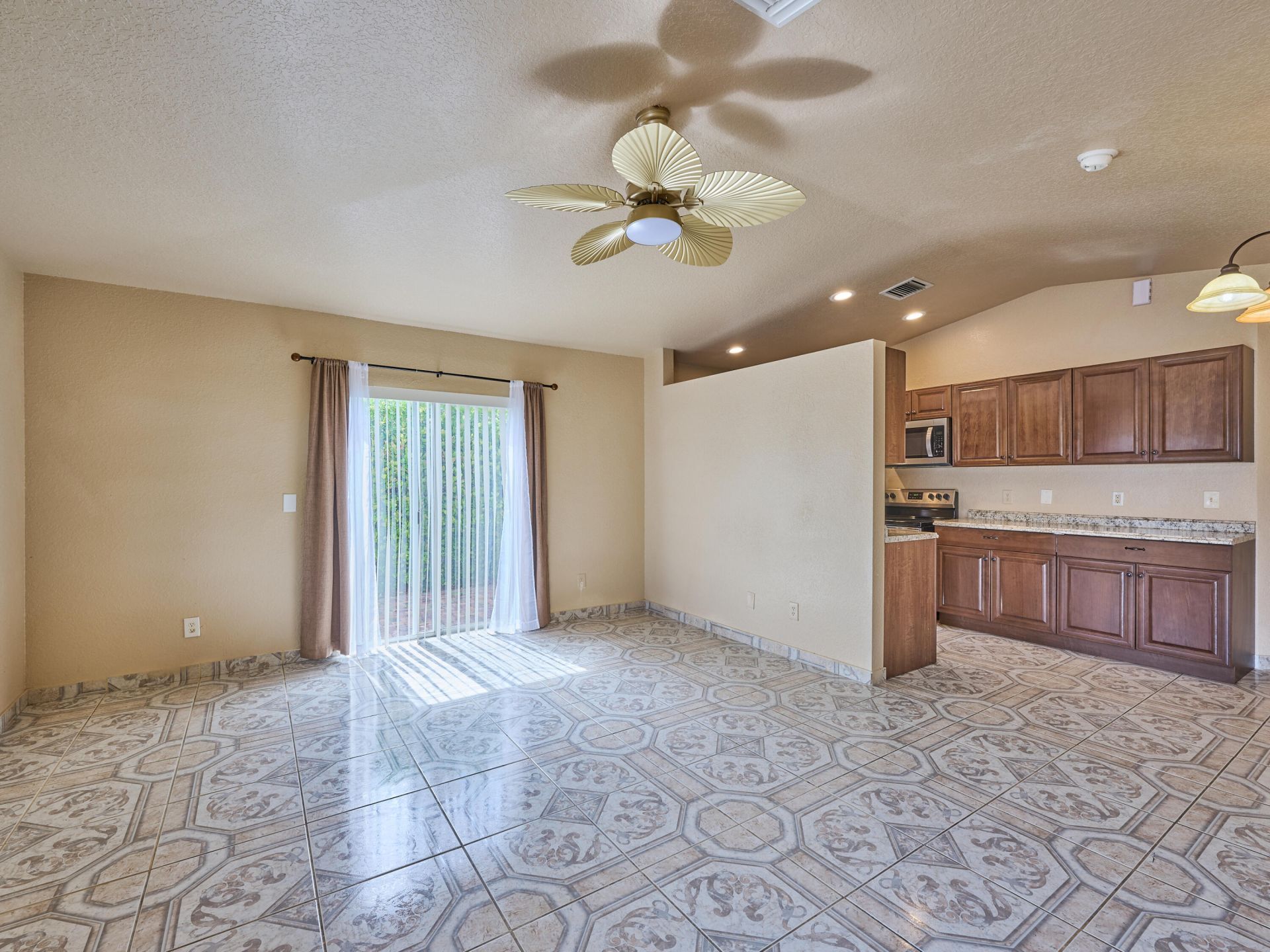556 E Ridge Cir Circle N, Boynton Beach, FL 33435 Photo