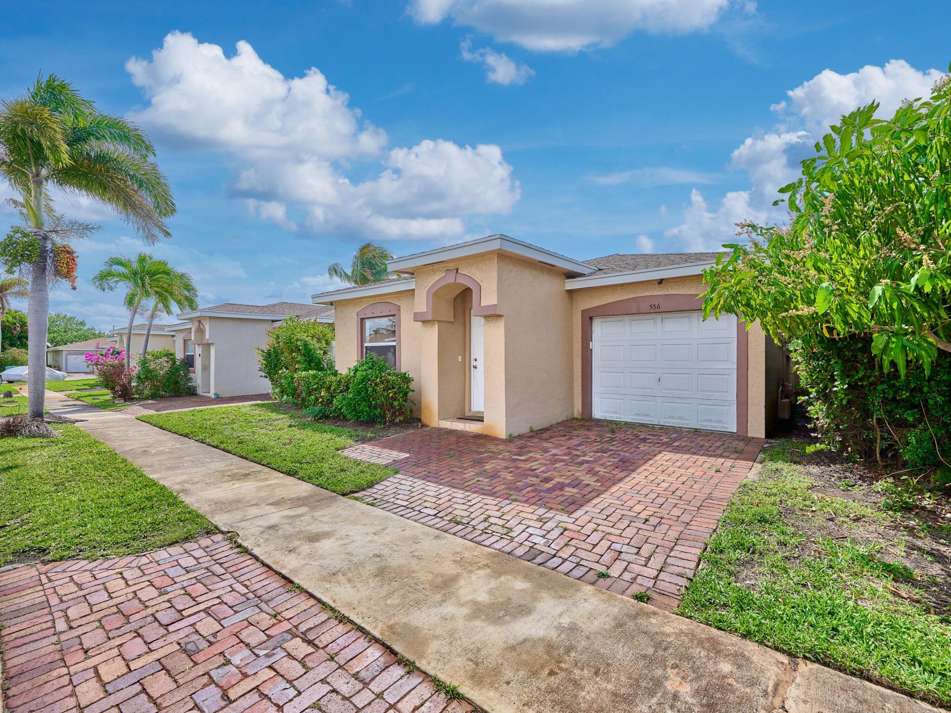 556 E Ridge Cir Circle N, Boynton Beach, FL 33435 Photo