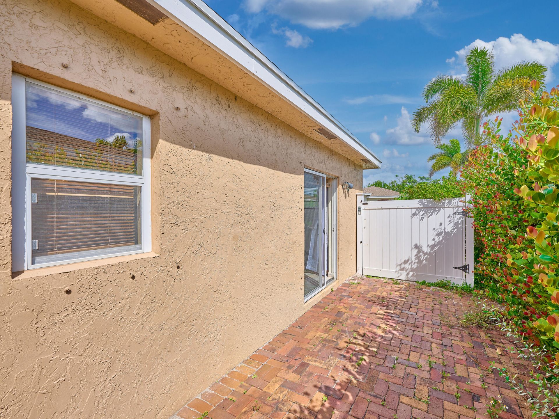 556 E Ridge Cir Circle N, Boynton Beach, FL 33435 Photo