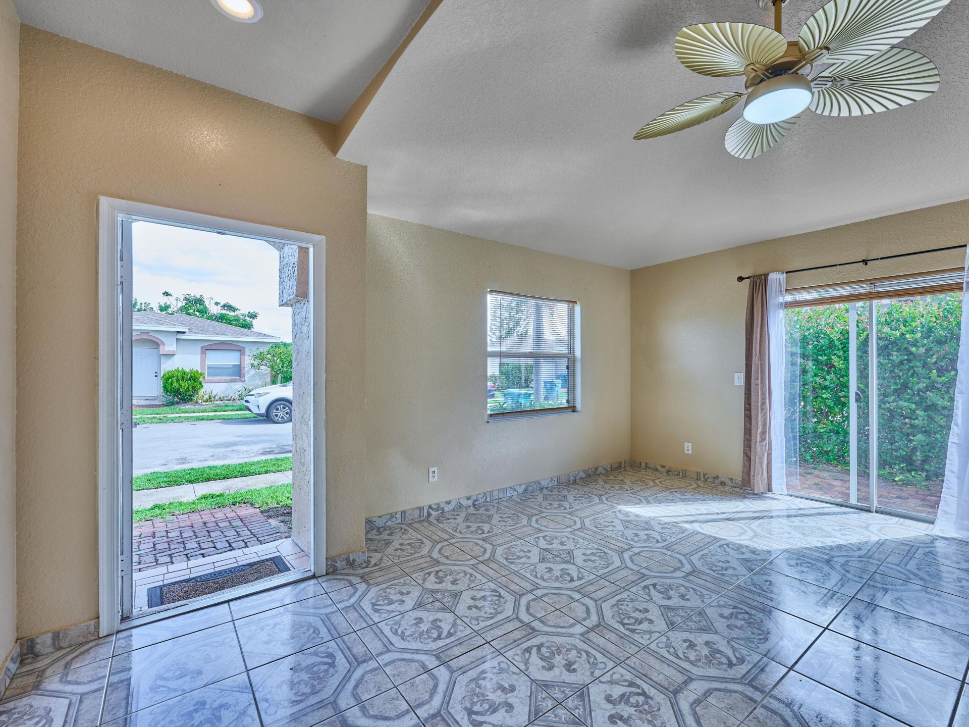 556 E Ridge Cir Circle N, Boynton Beach, FL 33435 Photo