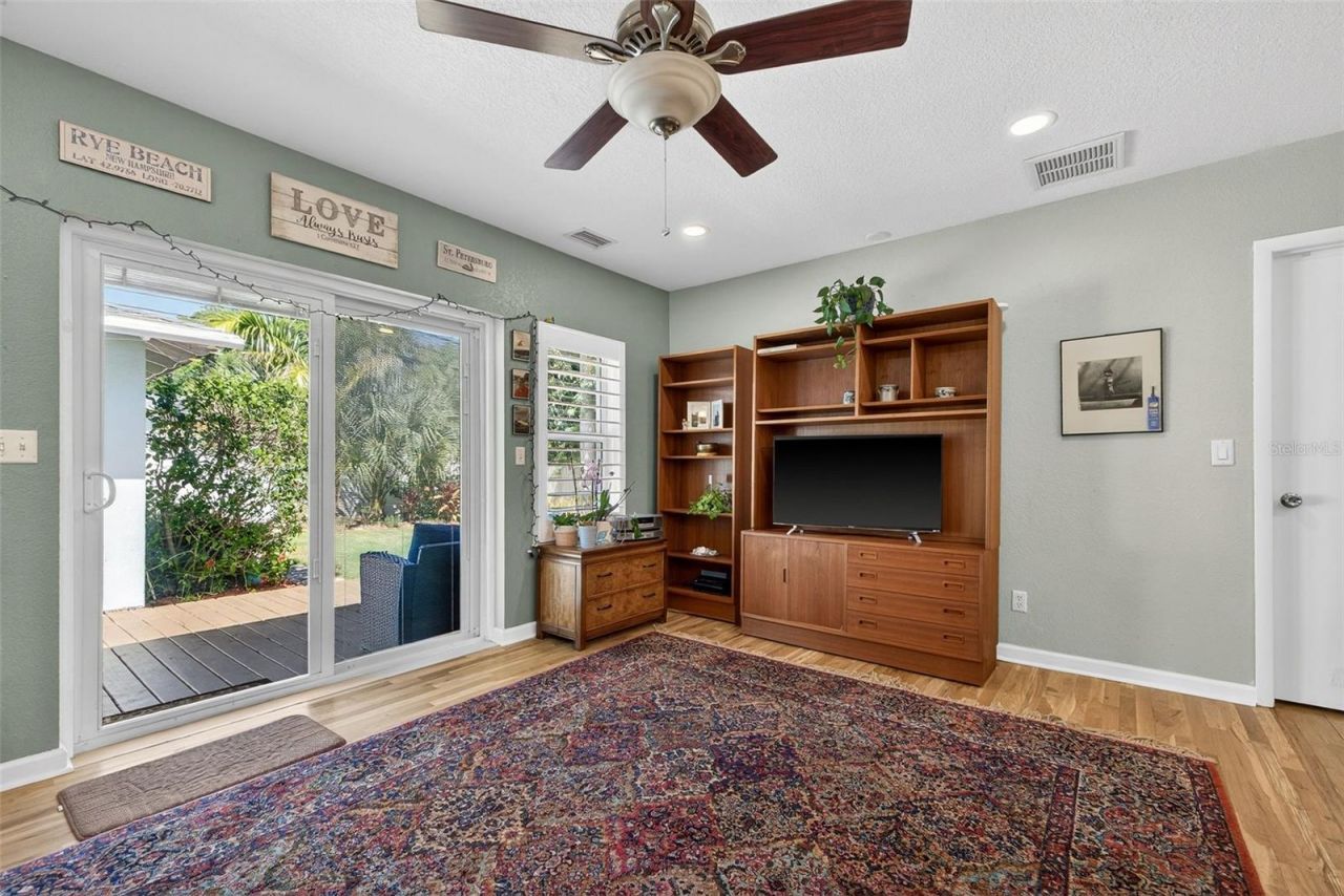 169 27th Avenue N, Saint Petersburg, FL 33704 Photo