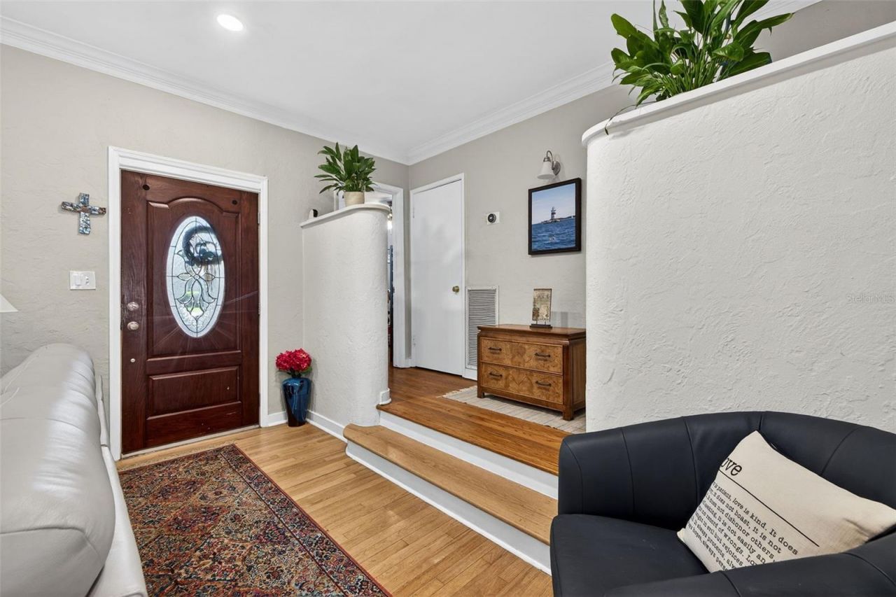 169 27th Avenue N, Saint Petersburg, FL 33704 Photo