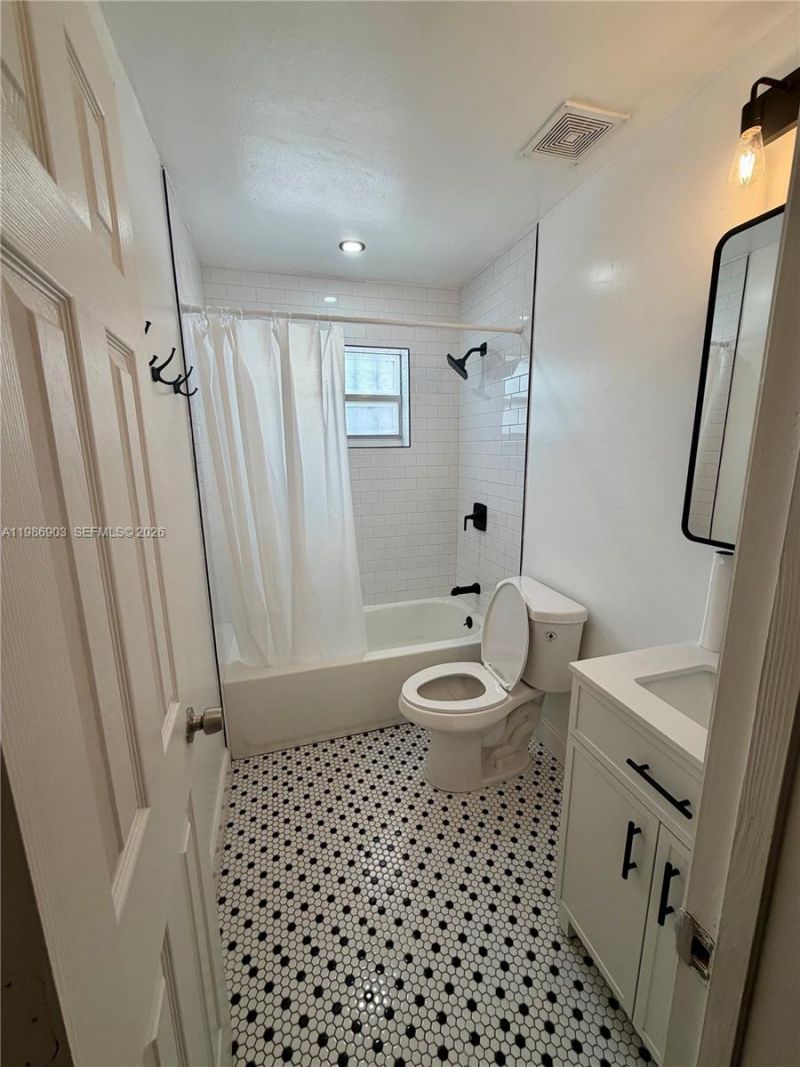 11201 NE 3rd Ave, Miami, FL 33161 Photo