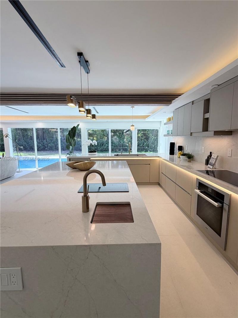 8220 SW 133rd St , Pinecrest, FL 33156 Photo