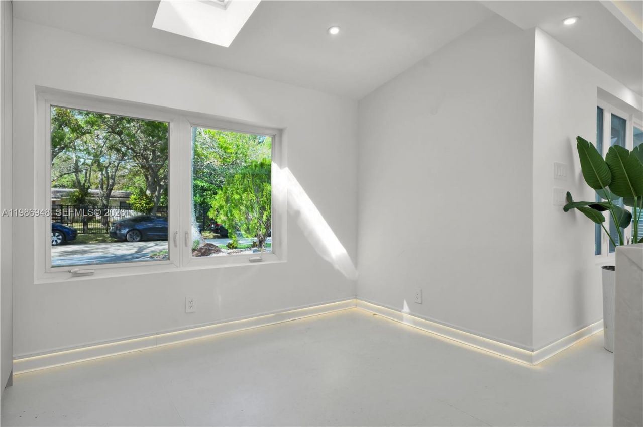 8220 SW 133rd St , Pinecrest, FL 33156 Photo