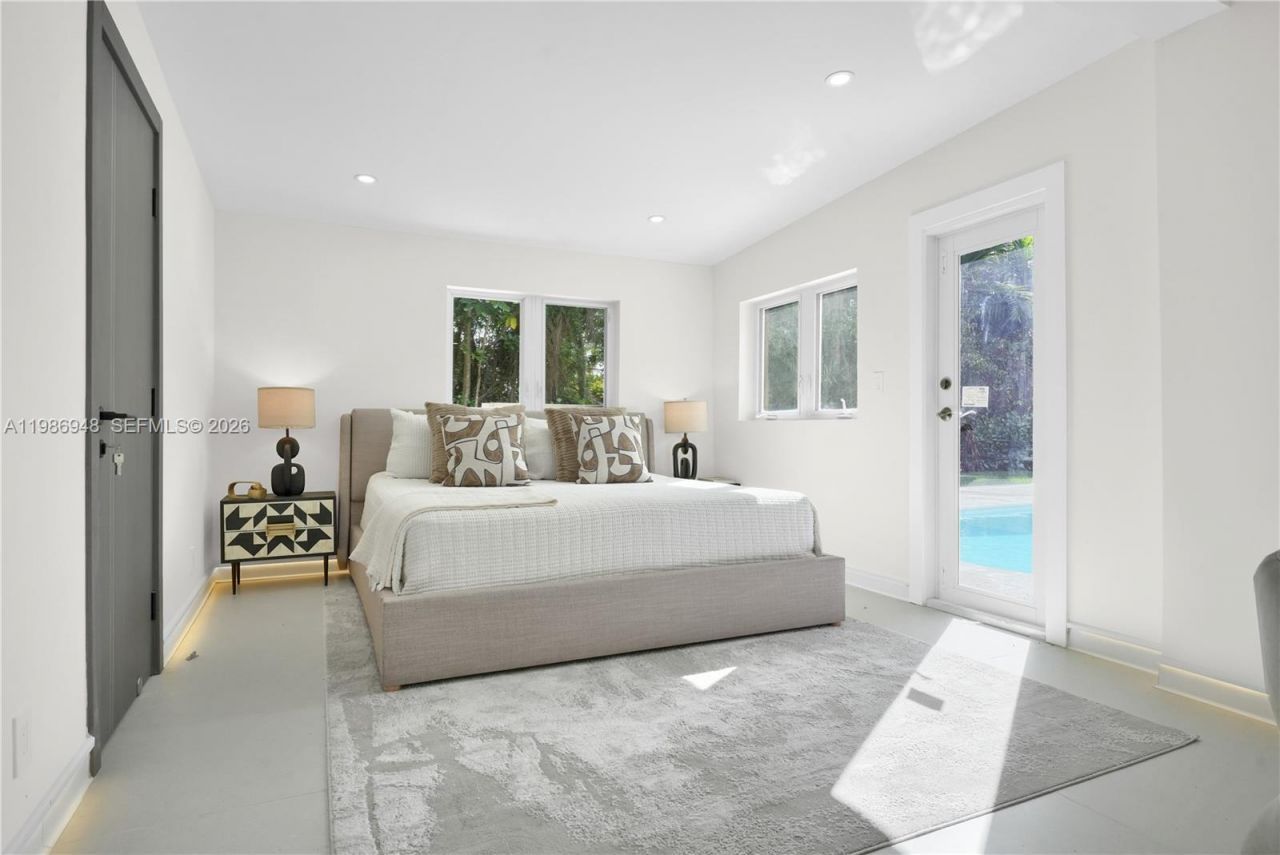 8220 SW 133rd St , Pinecrest, FL 33156 Photo