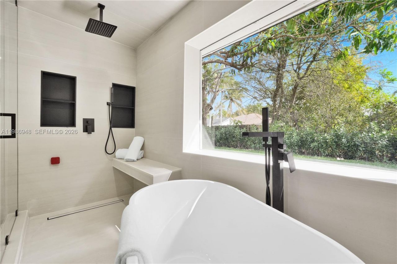 8220 SW 133rd St , Pinecrest, FL 33156 Photo