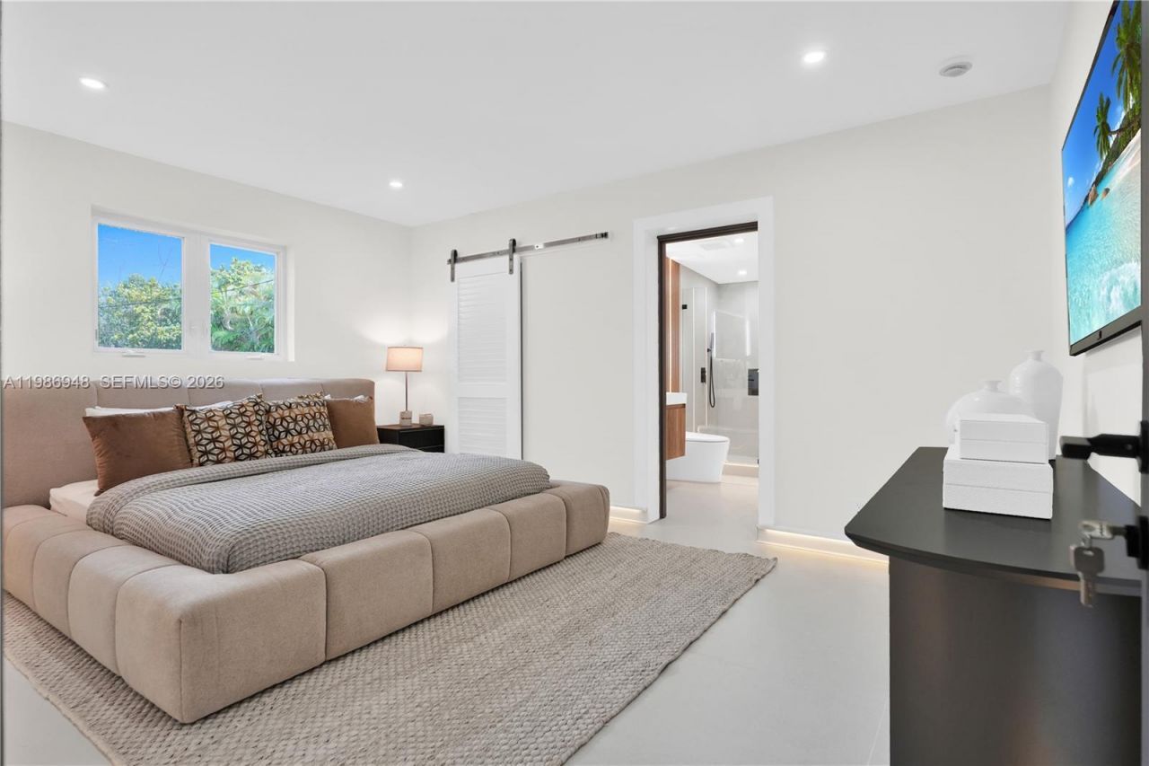 8220 SW 133rd St , Pinecrest, FL 33156 Photo