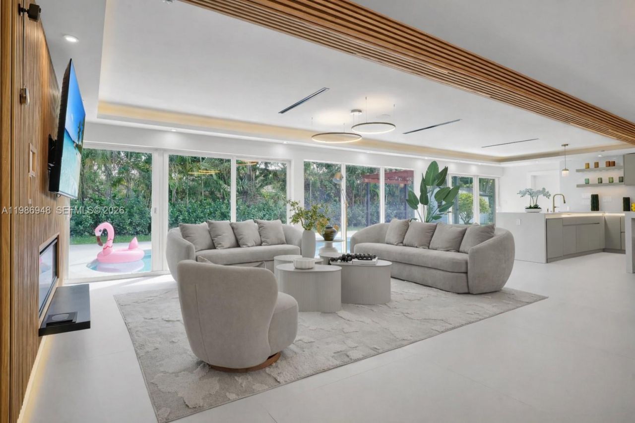 8220 SW 133rd St , Pinecrest, FL 33156 Photo