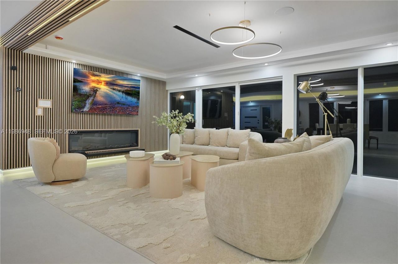 8220 SW 133rd St , Pinecrest, FL 33156 Photo