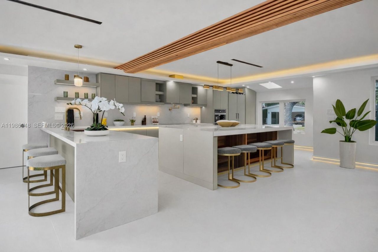 8220 SW 133rd St , Pinecrest, FL 33156 Photo