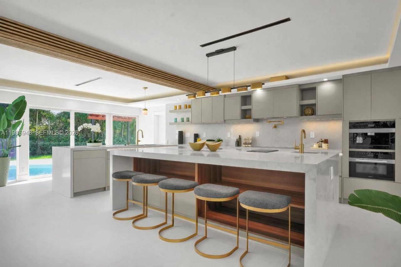 8220 SW 133rd St , Pinecrest, FL 33156 Photo