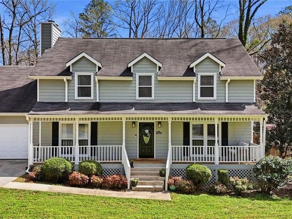 4922 Willow Creek Drive, Woodstock, GA 30188