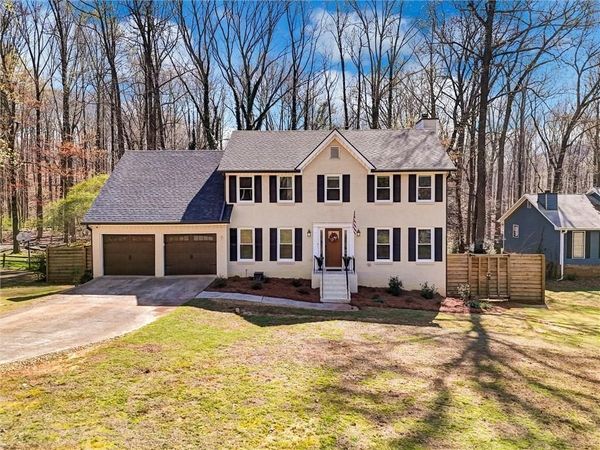 1033 Knotts Pointe Drive, Woodstock, GA 30188