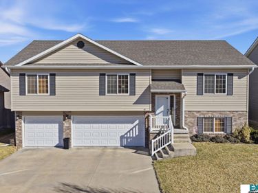 7930 Mandalay Drive, Lincoln, NE 68516