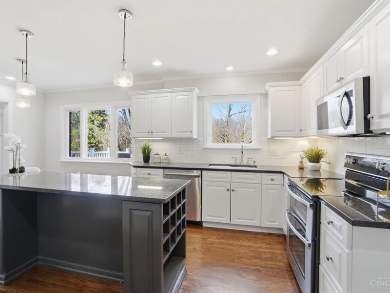 2880 Alpine Terrace, Cincinnati, OH 45208 Photo 12