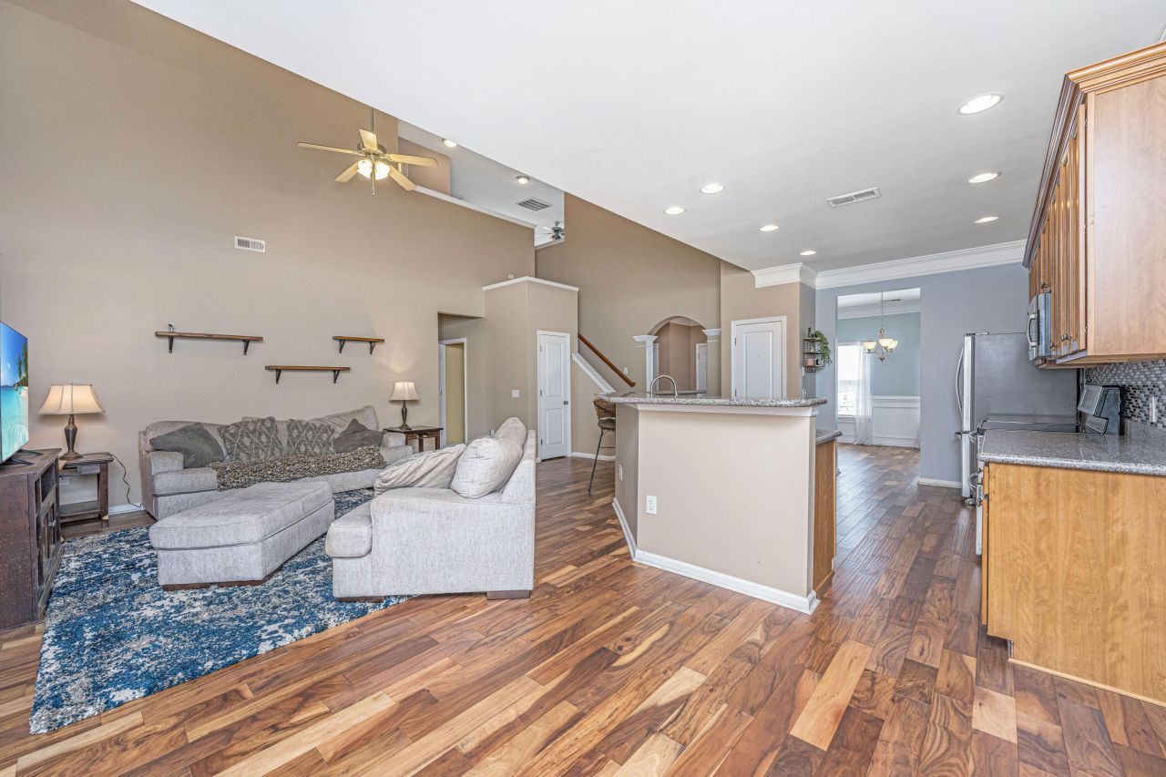 101 Burr Oak Street Photo 10