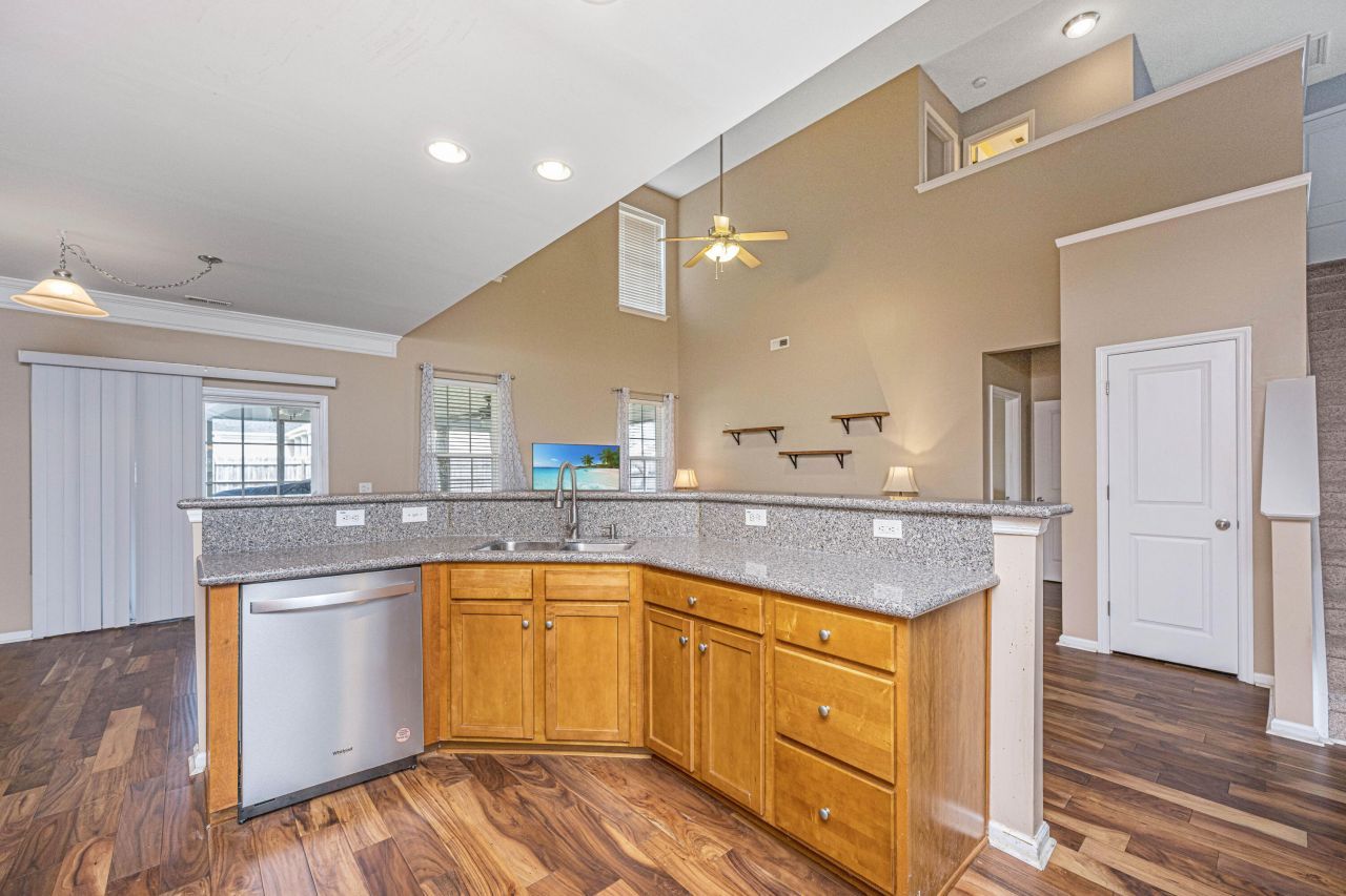 101 Burr Oak Street Photo 15