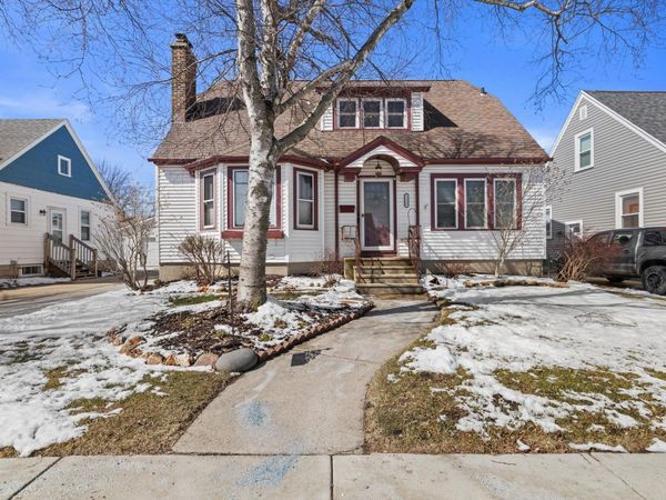 7536 28th Ave, Kenosha, WI 53143