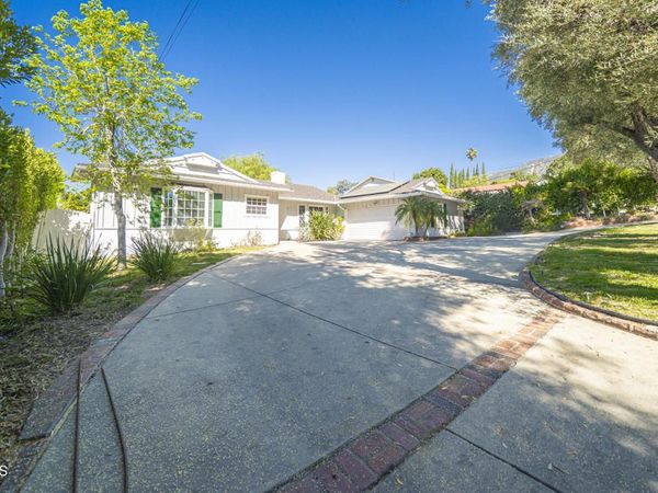 4711 Briggs Avenue, La Crescenta, CA 91214
