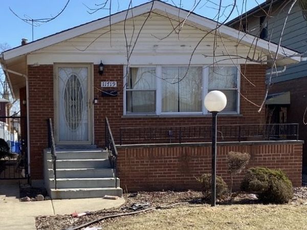 11719 S Laflin Street , Chicago, IL 60643