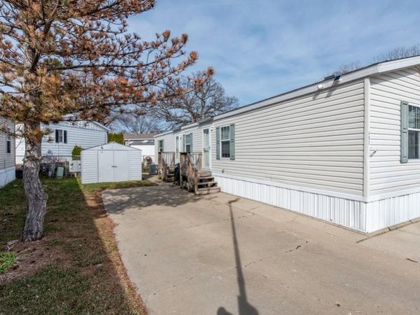 38569 N Sheridan Road , Beach Park, IL 60099