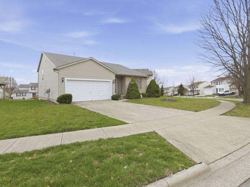 7865 Merdon Drive , Blacklick, OH 43004 Photo 4