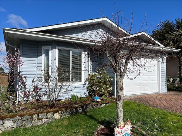 82 Wolf Lane, View Royal, BC V9A 7M2