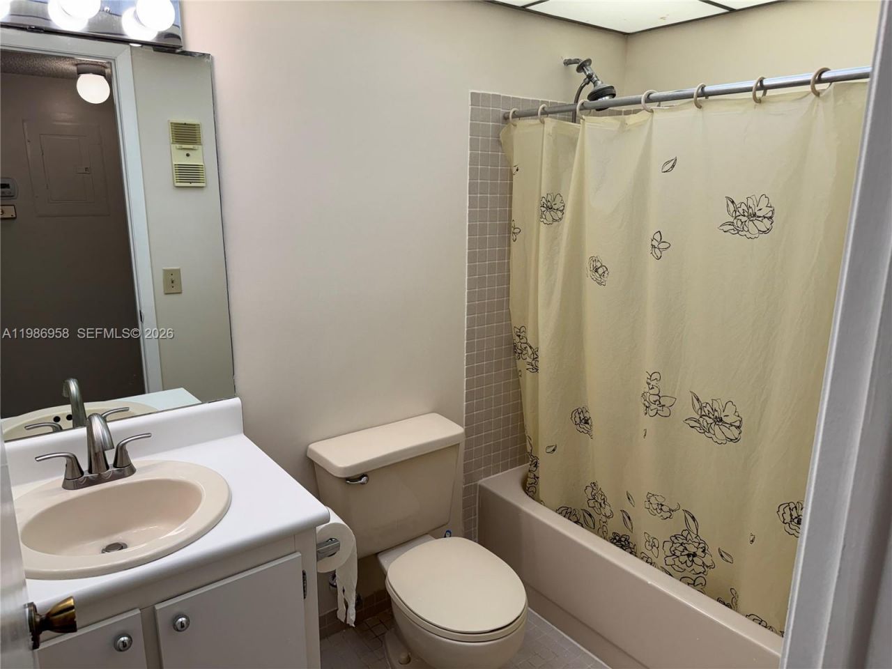 10419 E Clairmont Cir , Unit 205, Tamarac, FL 33321 Photo