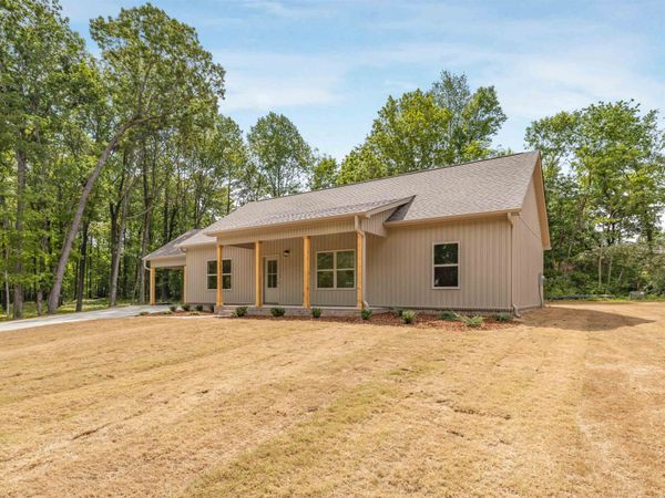 352 Elgin Hills Dr, Rogersville, AL 35652