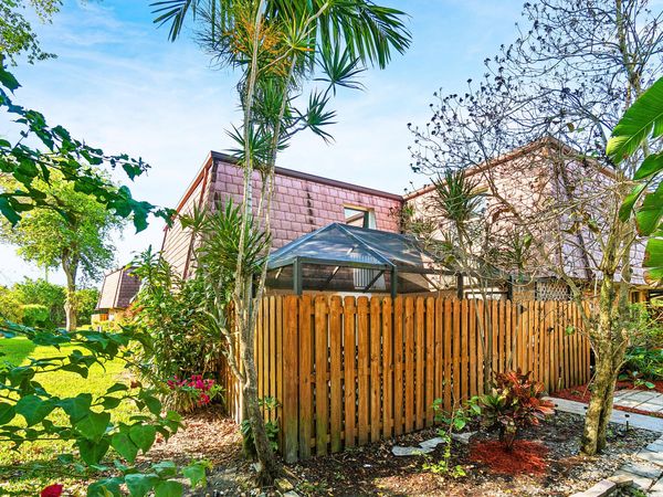 7536 E Courtyard Run E, Boca Raton, FL 33433