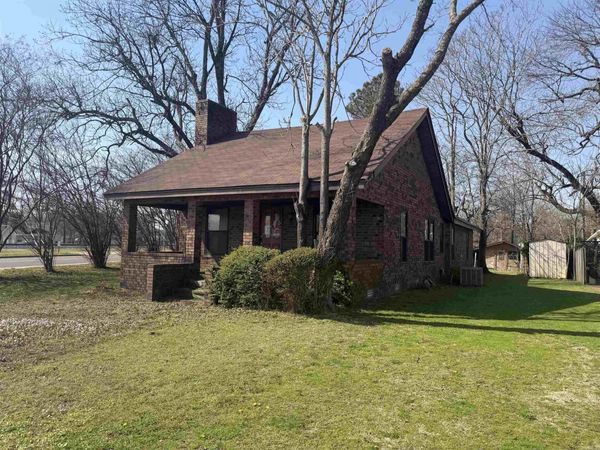 101 W montgomery Street, Walnut Ridge, AR 72476