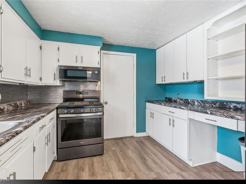 2465 Meadowside Street NW, Massillon, OH 44647 Photo 14