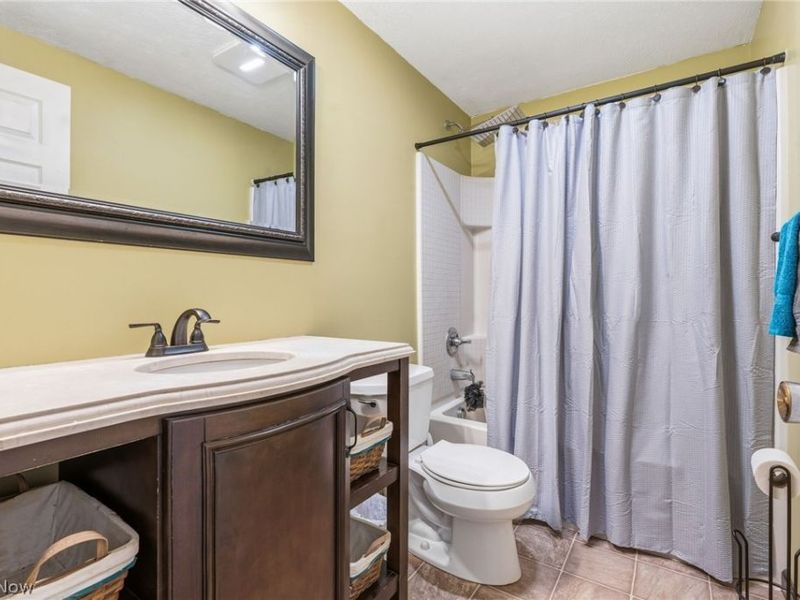 2465 Meadowside Street NW, Massillon, OH 44647 Photo 16