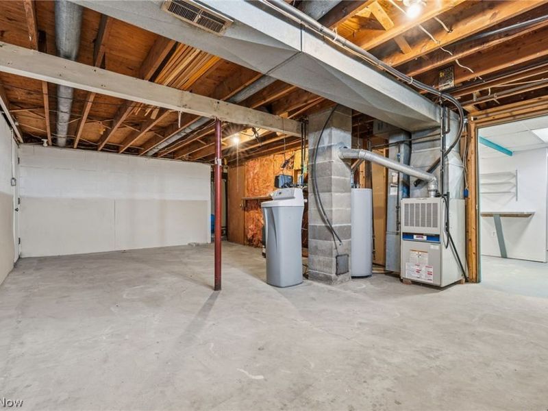 2465 Meadowside Street NW, Massillon, OH 44647 Photo 24