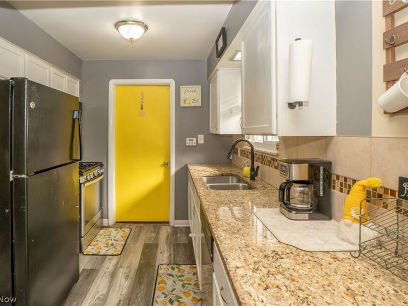 5619 Meadow Lane , Bedford, OH 44146 Photo 11