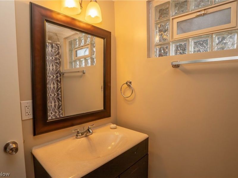 5619 Meadow Lane , Bedford, OH 44146 Photo 27