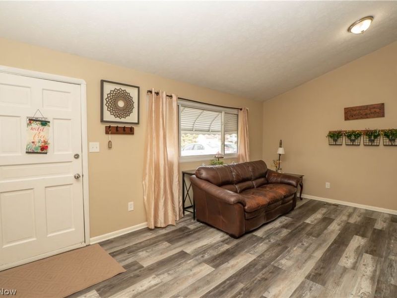 5619 Meadow Lane , Bedford, OH 44146 Photo 4