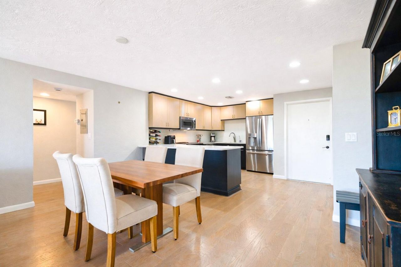 4651 1st Street Ne, Unit 303, Saint Petersburg, FL 33703 Photo