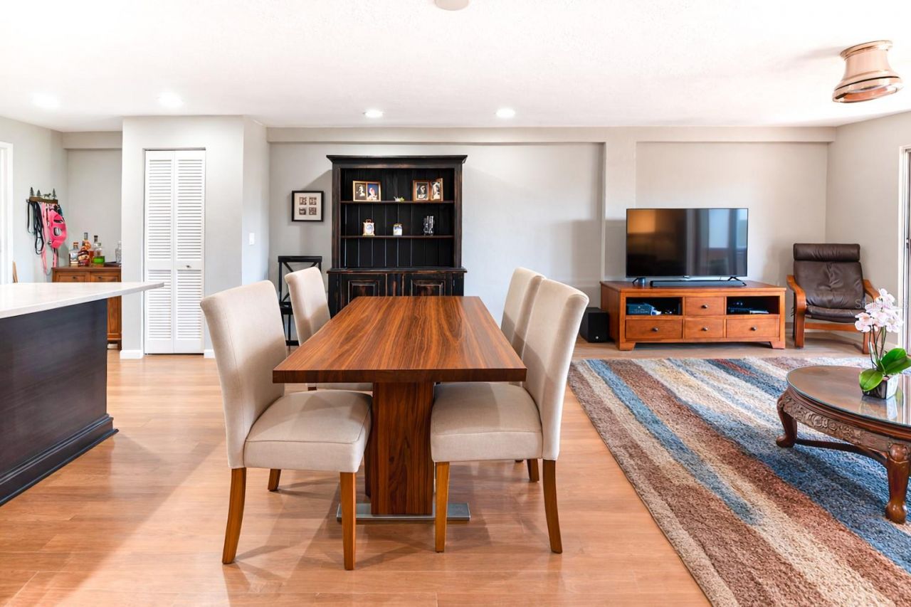 4651 1st Street Ne, Unit 303, Saint Petersburg, FL 33703 Photo