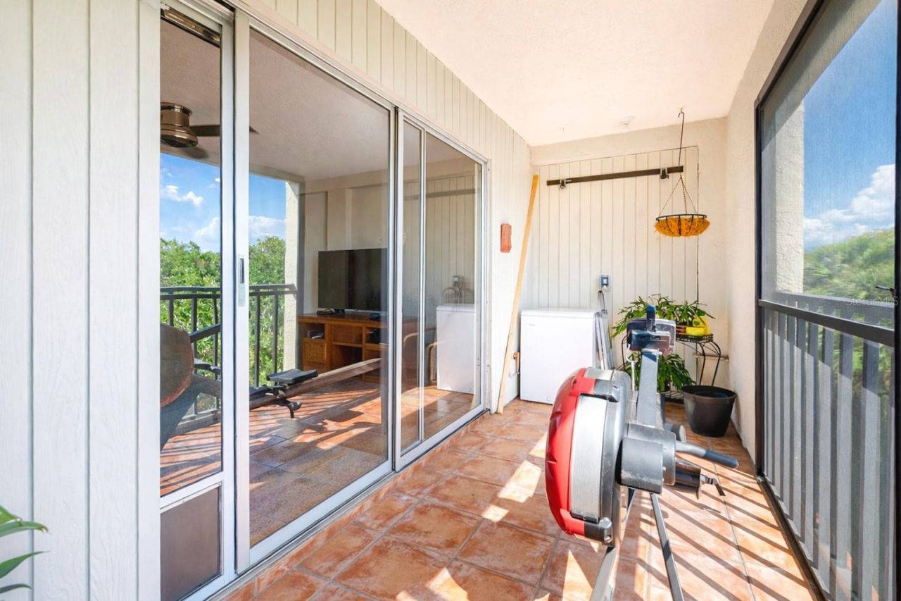 4651 1st Street Ne, Unit 303, Saint Petersburg, FL 33703 Photo