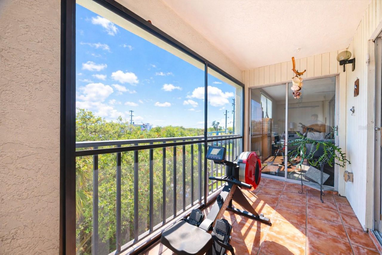 4651 1st Street Ne, Unit 303, Saint Petersburg, FL 33703 Photo