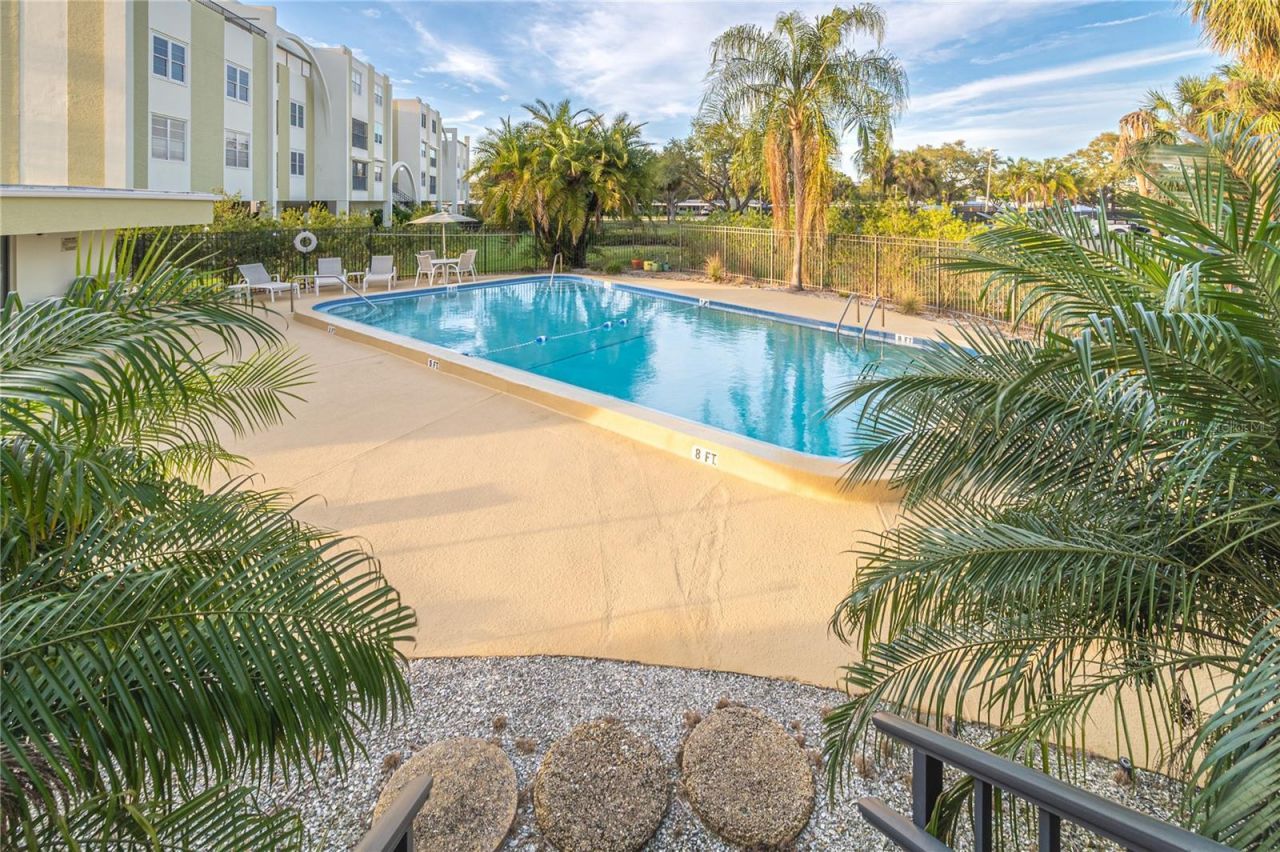 4651 1st Street Ne, Unit 303, Saint Petersburg, FL 33703 Photo