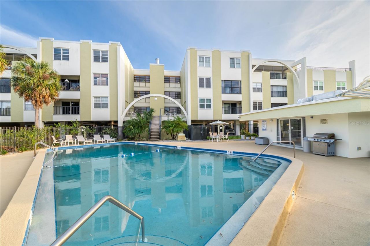 4651 1st Street Ne, Unit 303, Saint Petersburg, FL 33703 Photo