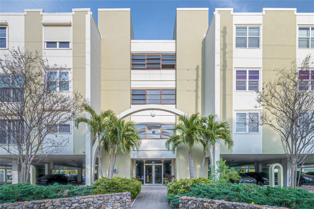 4651 1st Street Ne, Unit 303, Saint Petersburg, FL 33703 Photo